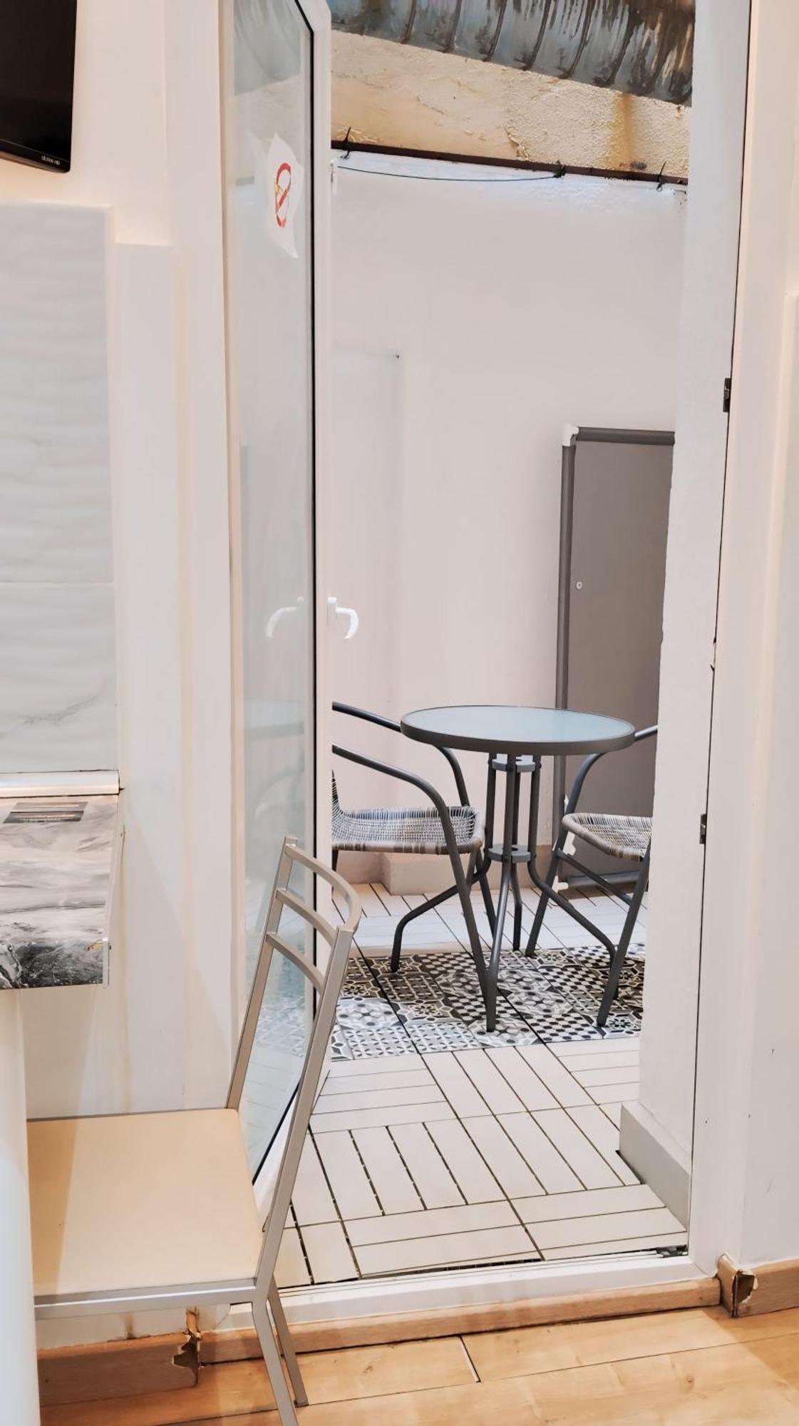 Centrico Apartamento Con Patio マドリード エクステリア 写真